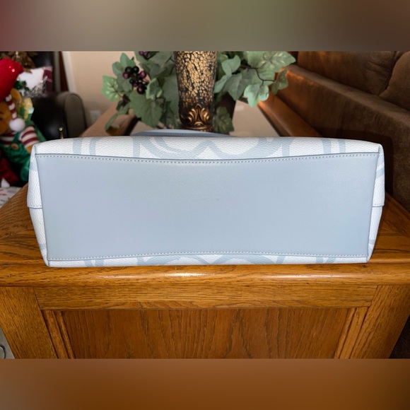 Coach Laurel Shoulder Bag in Sketch Signature Canvas with Matching Wallet - Picture 6 of 15